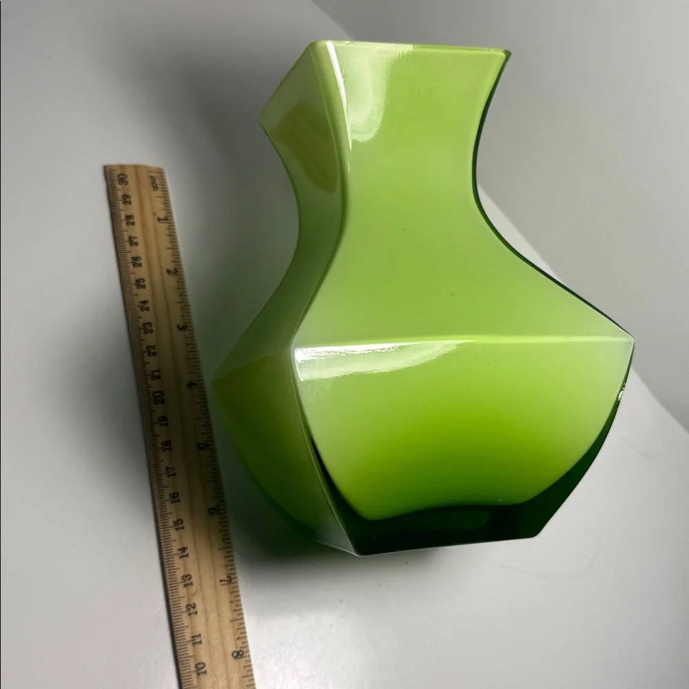 Vintage FTD florist Elegant Green Glass Vase stunning - Picture 5 of 6